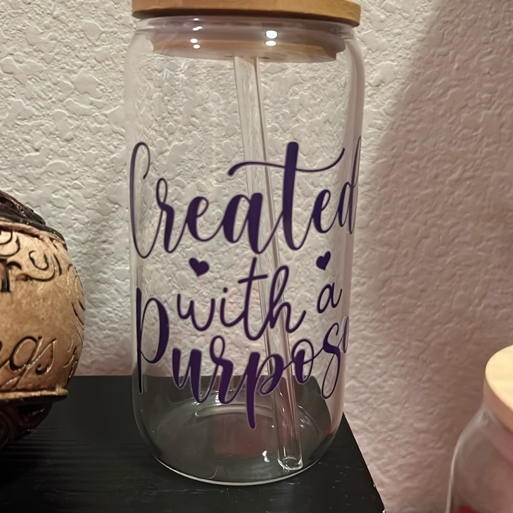 Glass Tumbler with straw and lid - Picture 3 of 3